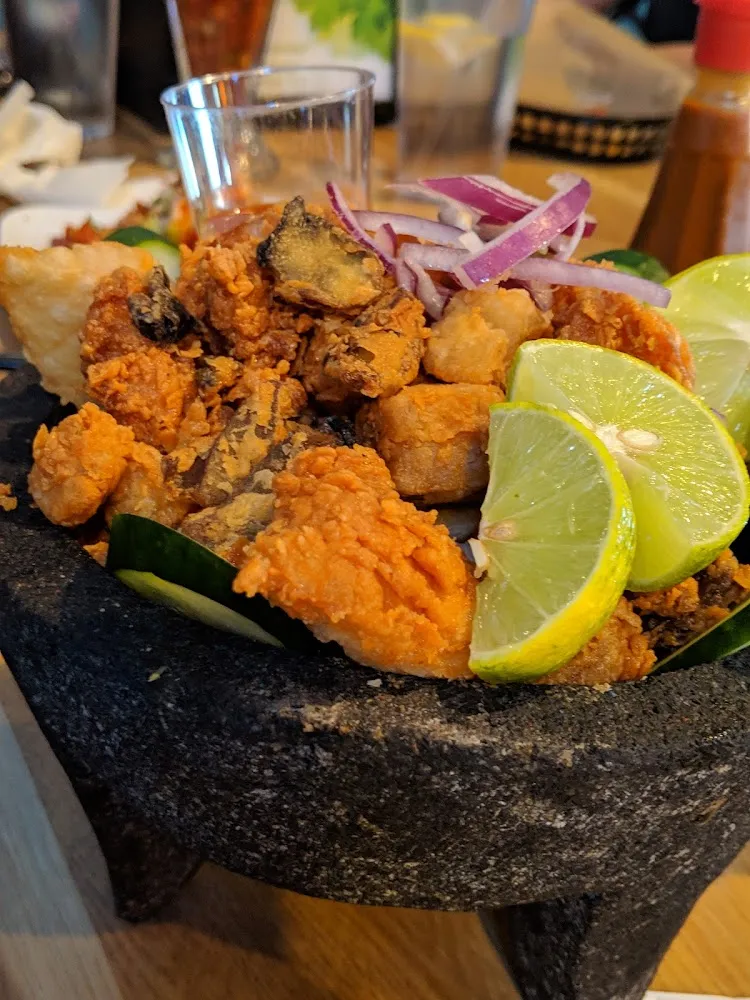 Molcajete Frito